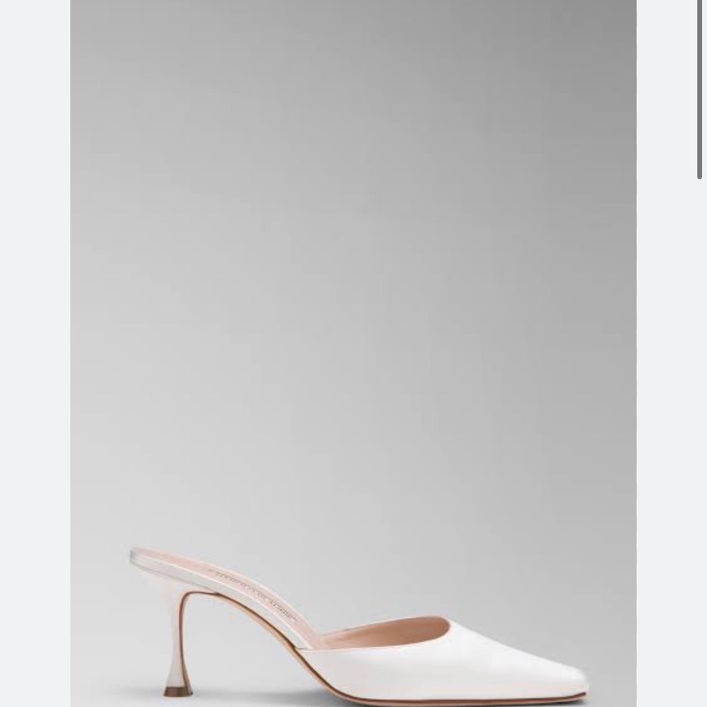 Manolo Blahnik White Pointed Slingback Mule
